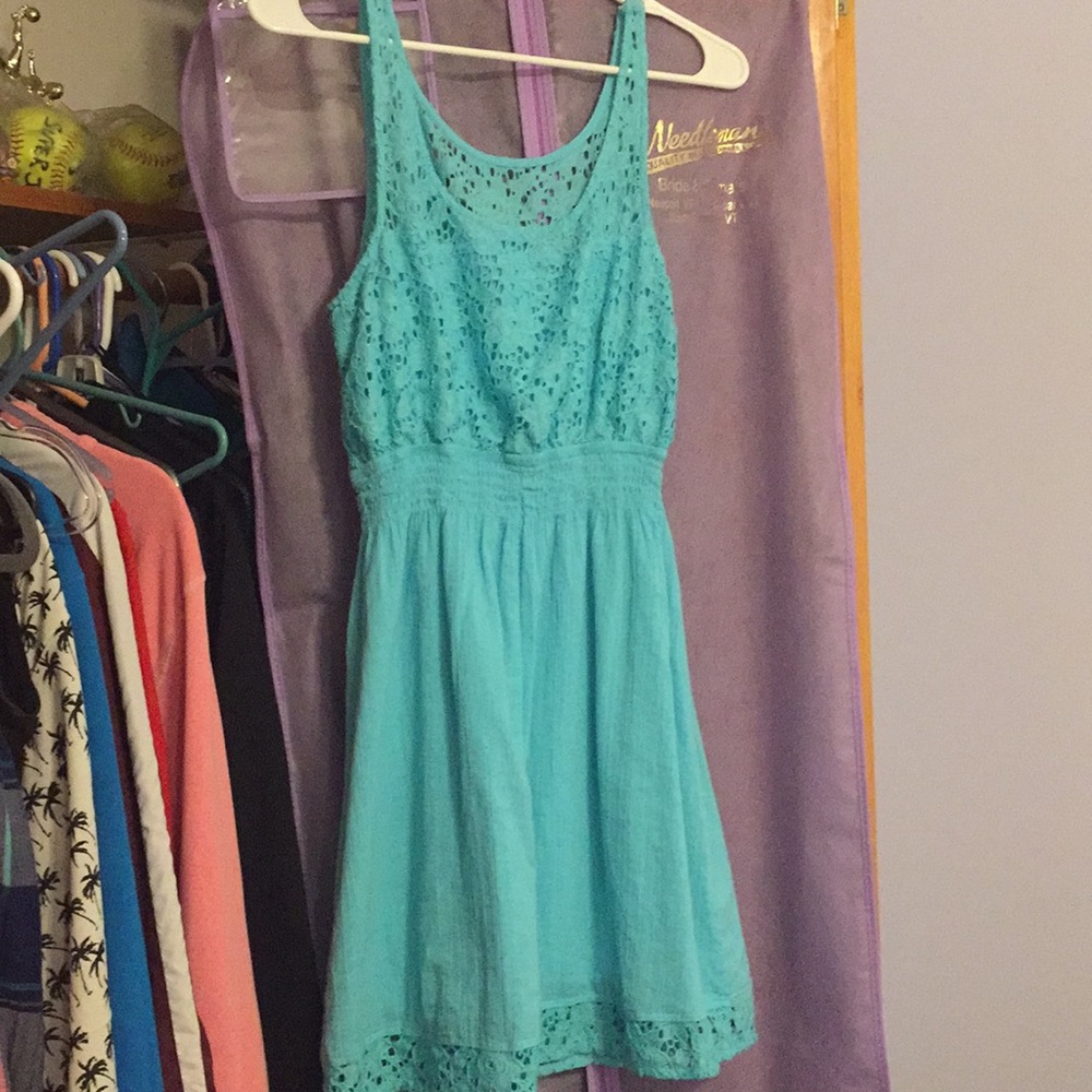 Dress - Picture 3 of 4